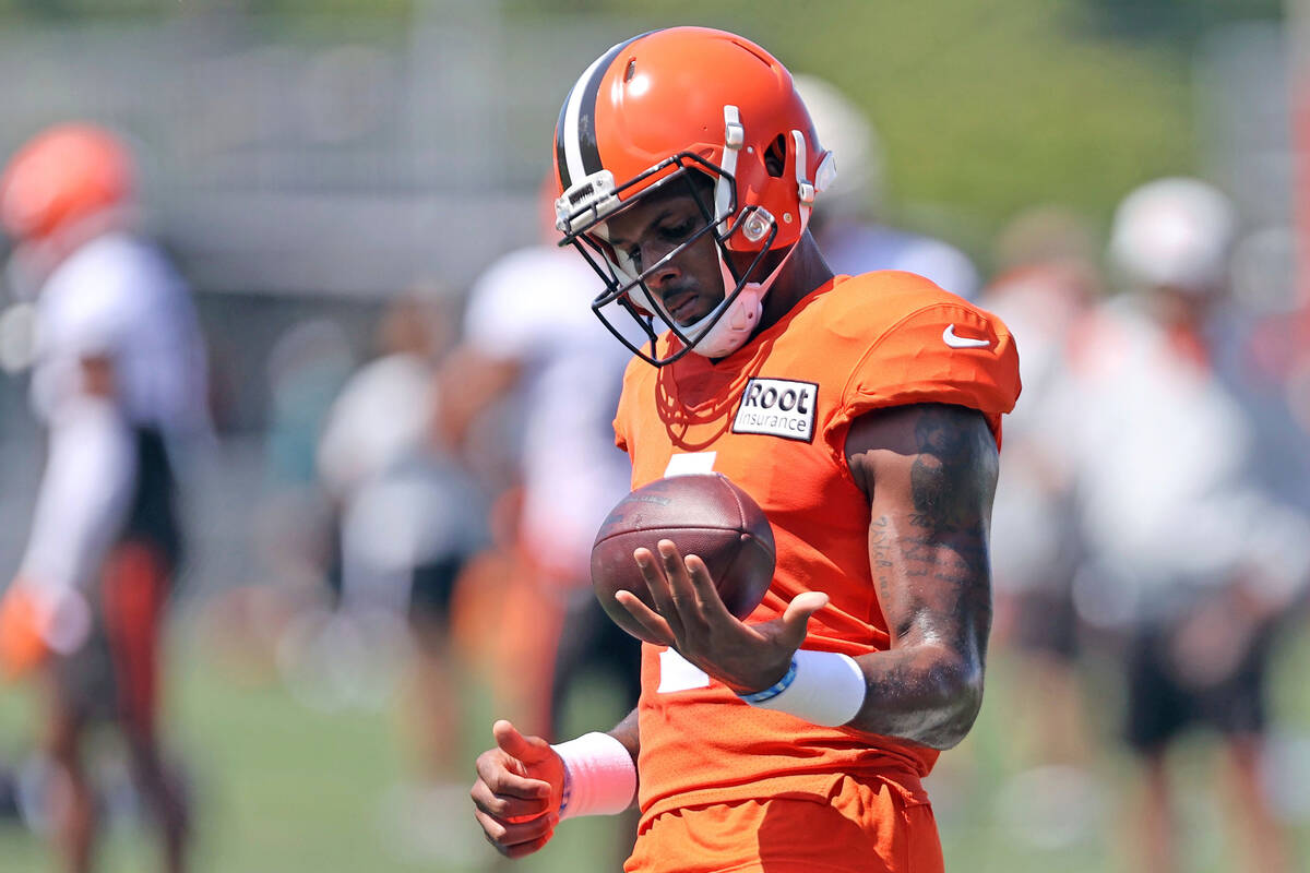 Cleveland Browns quarterback Deshaun Watson works out during a joint practice with the Philadel ...